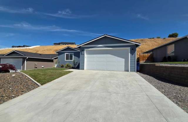 Gorgeous, 3 Bed, 2 Bath HOUSE in Coveted East Wenatchee! photos photos