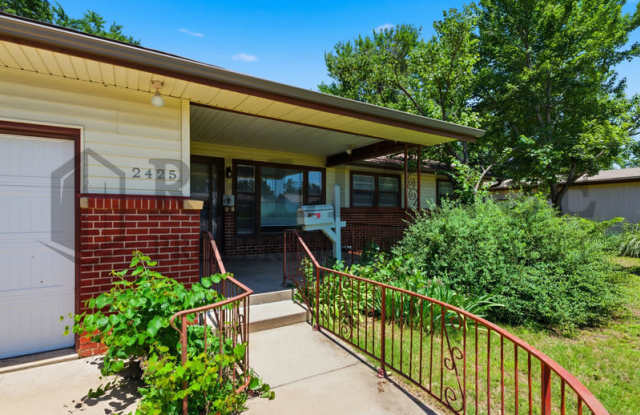 2425 North Marigold Lane Gallery 3
