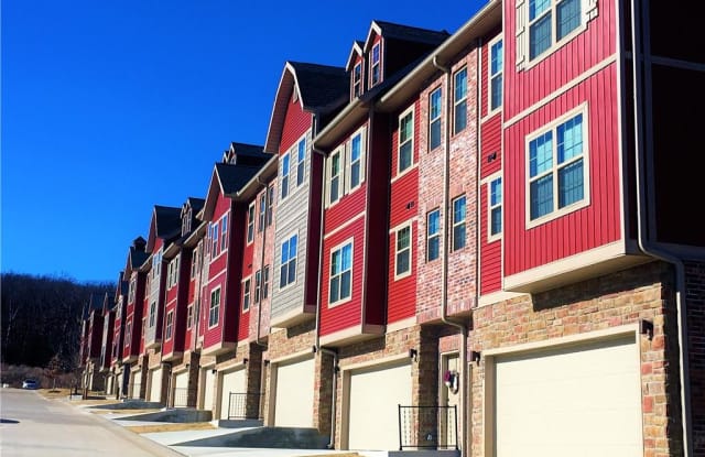2840  W Lakewood  DR - 2840 West Lakewood Drive, Fayetteville, AR 72704