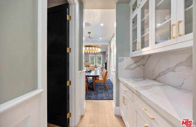 4225 Alcove Avenue photos photos