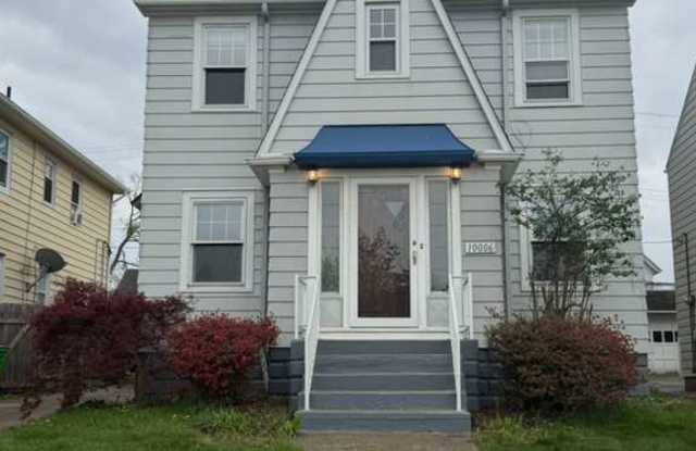 10006 Plymouth Avenue photos photos