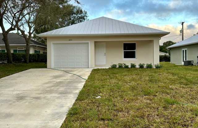 COMING SOON: 3 Bedroom 2 Bath 1 Car Garage Home photos photos