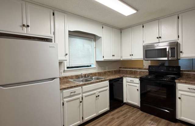 New Listing! 404 Eastdale Rd S Apt B Montgomery, AL 36117 Gallery 4