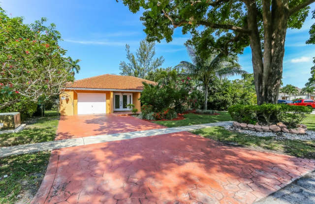 4994 Southwest 94th Avenue - 4994 Southwest 94th Avenue, Cooper City, FL 33328