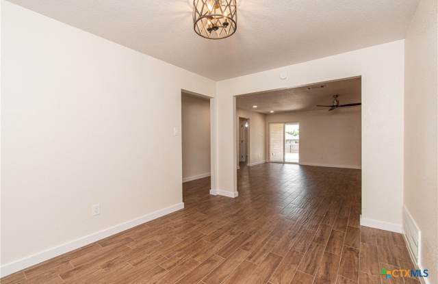 304 Timber Ridge Drive Gallery 4