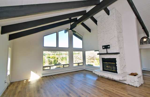 Stunning Mid-Century Modern Estate with Panoramic Lake  Mountain Views Gallery 2