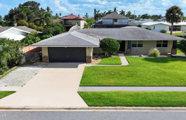 1745 E Riviera Drive NE photos photos