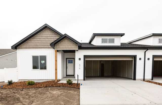 BRAND-NEW TWIN HOME LOCATED IN SUGAR CITY Gallery 1