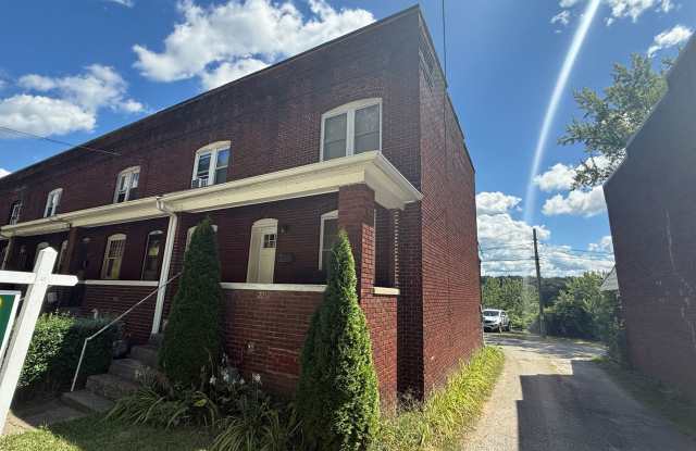 Charming Riverfront 2BR Walking Distance to Oakmont Bakery! photos photos
