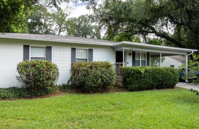 2404 Jackson Bluff Road photos photos
