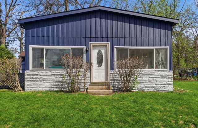 3-bedroom home with deeded access to all-sports Loon Lake photos photos