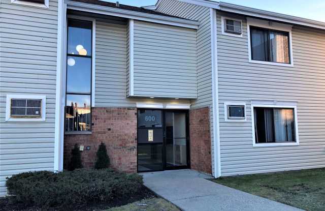 600 Bayside Drive Gallery 1