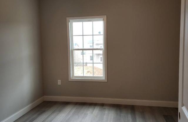 2260 Hickory St. Bldg 7 Gallery 3