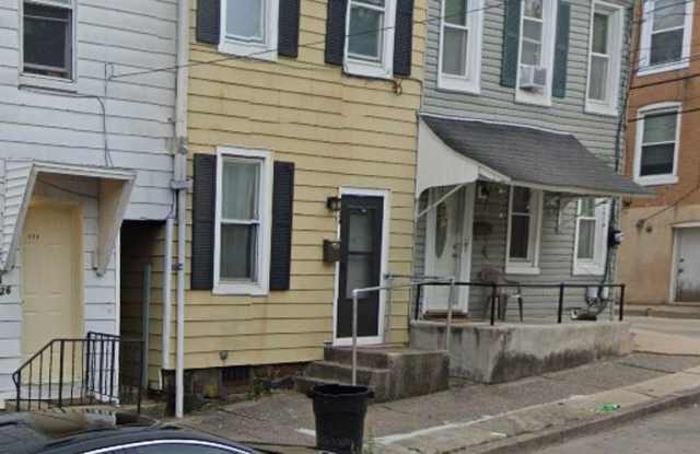 3 Bedroom / 1 bathroom Home in Allentown!! photos photos