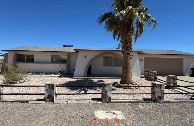 3BR 2Ba home w/Large Fenced yard with RV gates Holiday Highlands neighborhood Bullhead - 1472 Mirada Drive, Bullhead City, AZ 86442