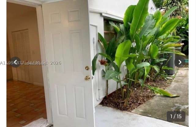 4230 SW 11th St photos photos