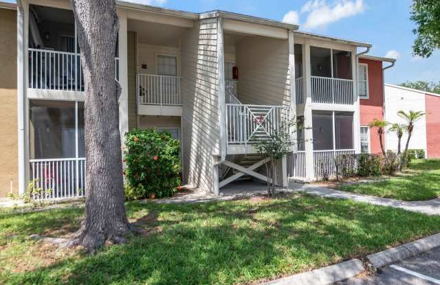 Park Lake — 1 Bed / 1 Bath + Den | Upstairs Condo | Brandon, FL photos photos