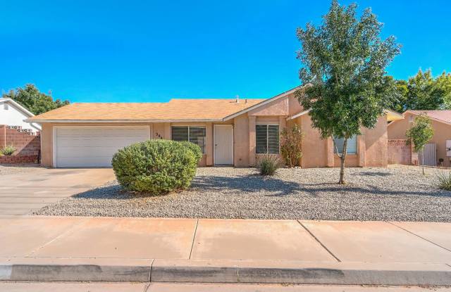 3 Bedroom 2 bathroom home located near the Red Cliffs Mall in Cimarron Terrace photos photos