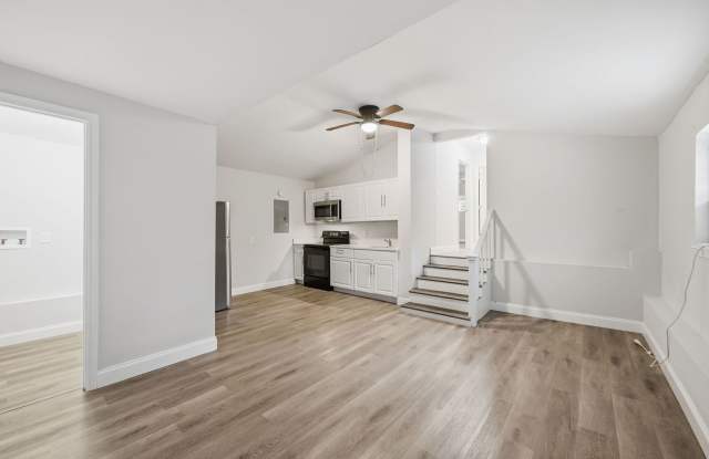 Completely Renovated 2BR/1BA Home on Extra-Large Lot in Jacksonville's Trout River Area***JANUARY SPECIAL - SECOND MONTH HALF OFF*** photos photos