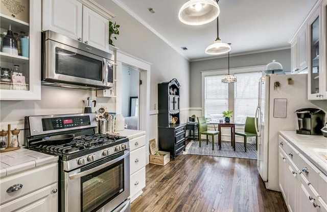 5822 Worth Street Gallery 4