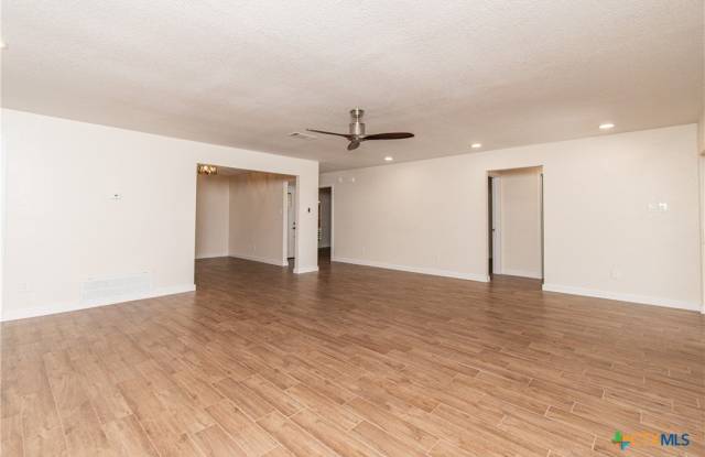 304 Timber Ridge Drive Gallery 3
