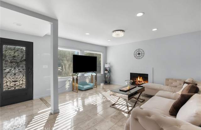 4700 Topanga Canyon Boulevard photos photos