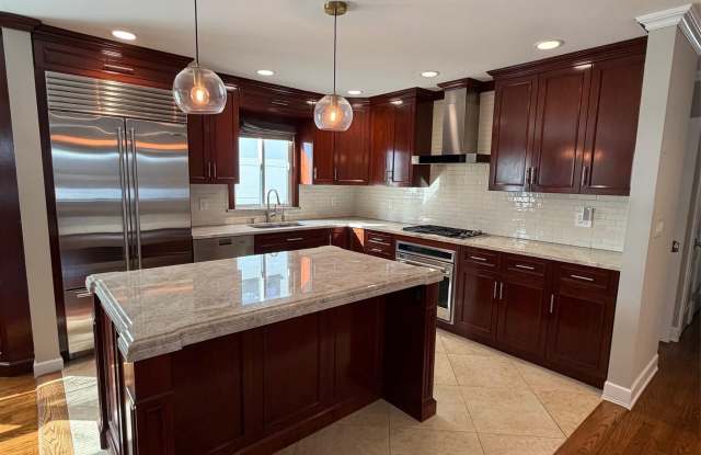 400 E Beech Gallery 3