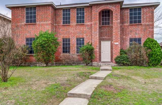2827 Amber Waves Lane - 2827 Amber Waves Lane, Lancaster, TX 75134