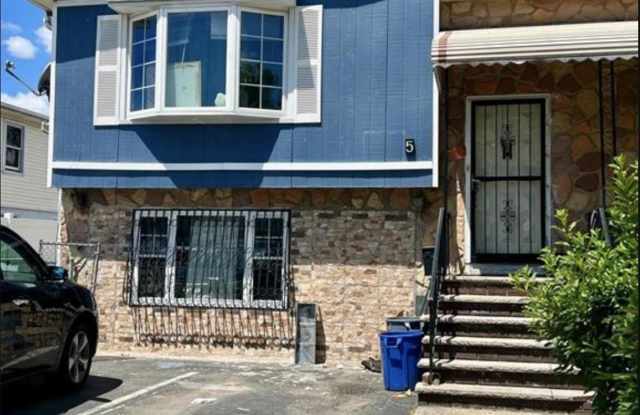 5 CHOPIN CT photos photos