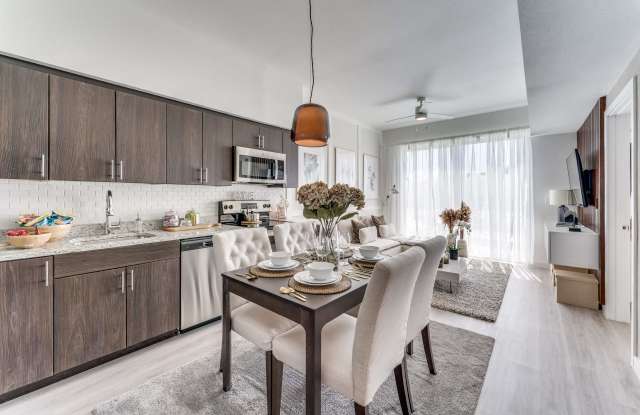 Resia Hutto Square photos photos