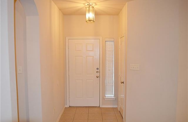 605 Crownpoint Lane Gallery 2