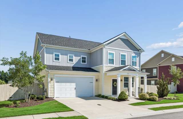Almost NEW 5 bedroom home in Hickory Manor! Available 9/1 Gallery 3