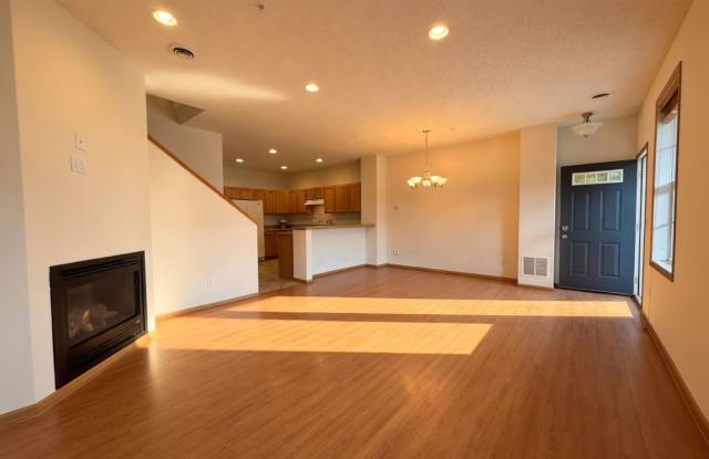 Rare 2bed + Loft Townhome in Maple Grove photos photos
