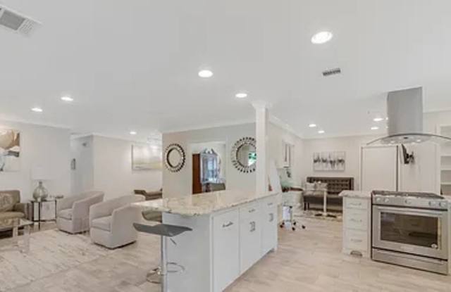 320 S Philo Dr Gallery 3