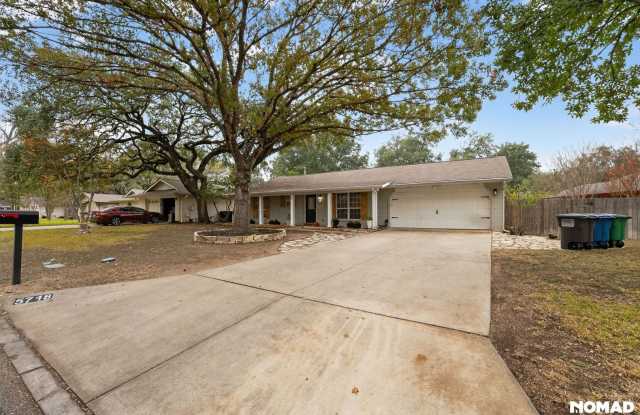 Charming 3BR House in San Antonio - 5718 Charlie Chan Drive, San Antonio, TX 78240