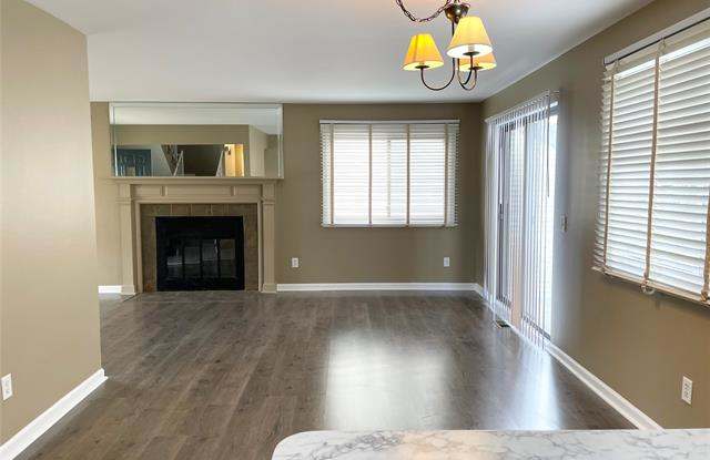 1608 GLEN MEADOW Court Gallery 2