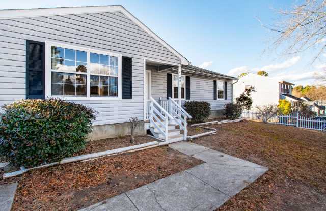 Adorable 3 Bedroom Ranch In Durham Gallery 4