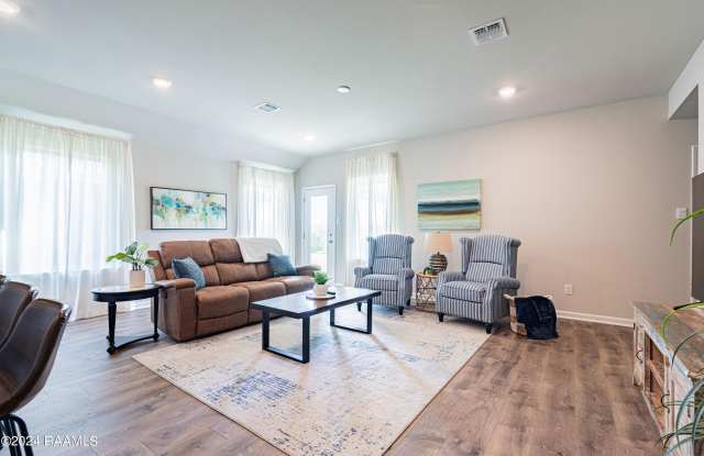407 Broussard Hill Drive Gallery 3