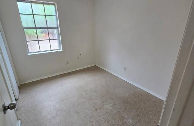 1111 Lake Dr Gallery 3