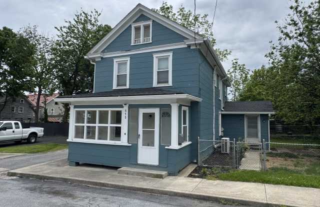 515 W South St photos photos