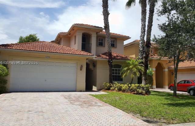 16220 SW 91st Ct Gallery 1
