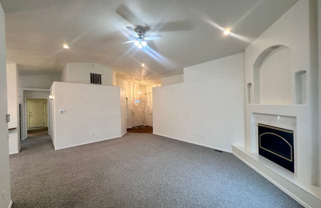 Spacious Pet-Friendly 3-Bedroom Duplex in Hayden photos photos