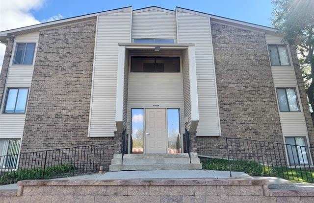 30445 W 14 Mile Road Gallery 1