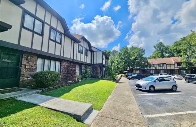 1192 Ashborough Drive SE Gallery 2