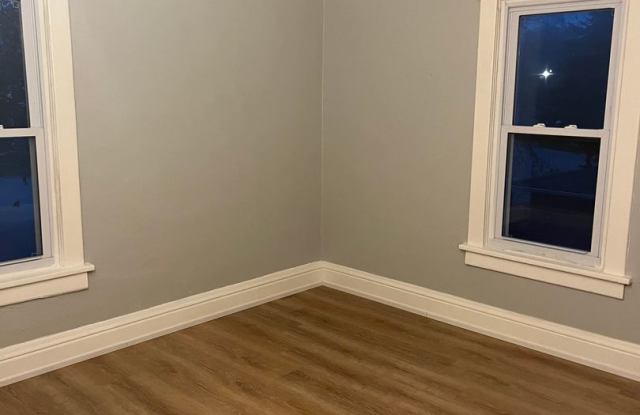 2 bedroom 1 bathroom - 1211 West Mullan Avenue, Waterloo, IA 50701