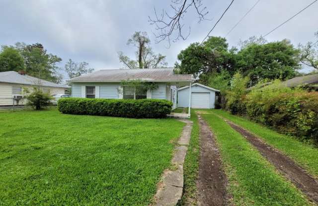 1207 N 46th Ave Pensacola. MOVE IN SPECIAL!! Waived $350 Cleaning Fee!!!!! photos photos