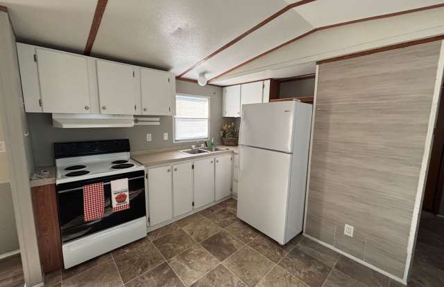 3 Bed 2 Bath Mobile Home in Kinston Gallery 4