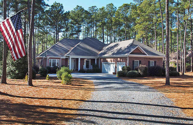 16 Montrose Court - 16 Montrose Court, Pinehurst, NC 28374