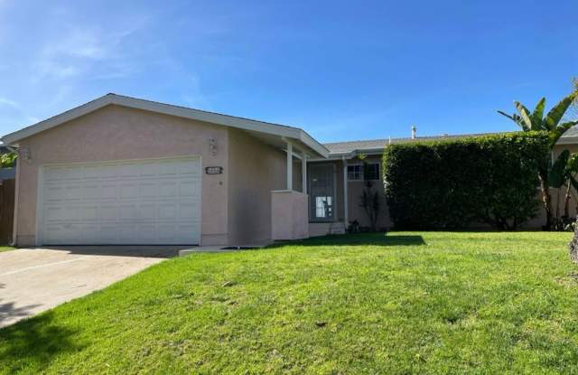 Large 3BD/2BA w/ Private Backyard! photos photos