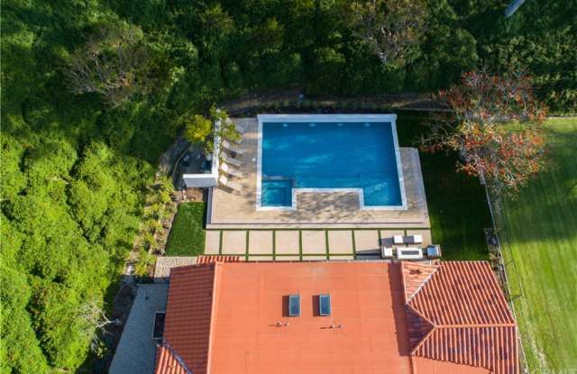 26392 Colina Drive Gallery 3